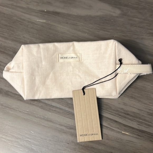 LINEN MONK & ANNA TOILETRY BAG - Picture 11 of 11